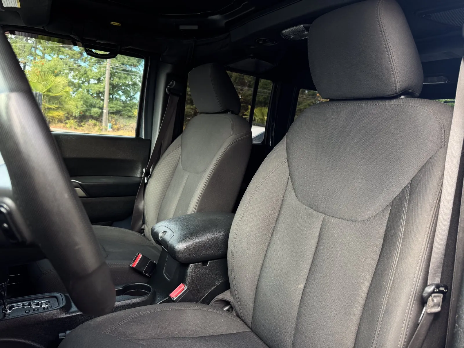 Jeep Wrangler photo 11