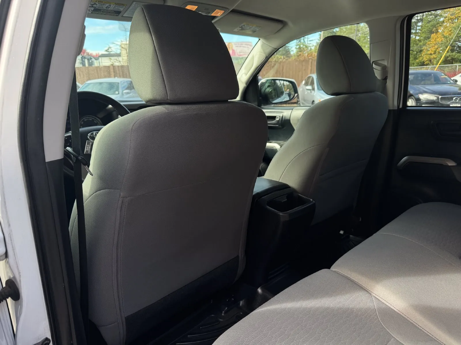 Toyota Tacoma photo 16