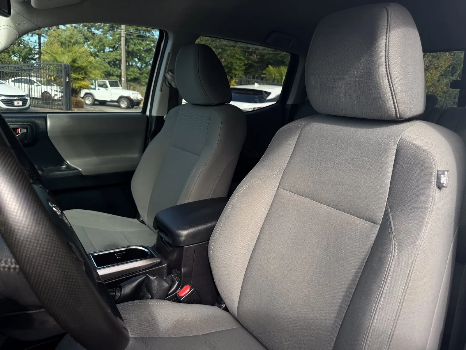 Toyota Tacoma photo 12