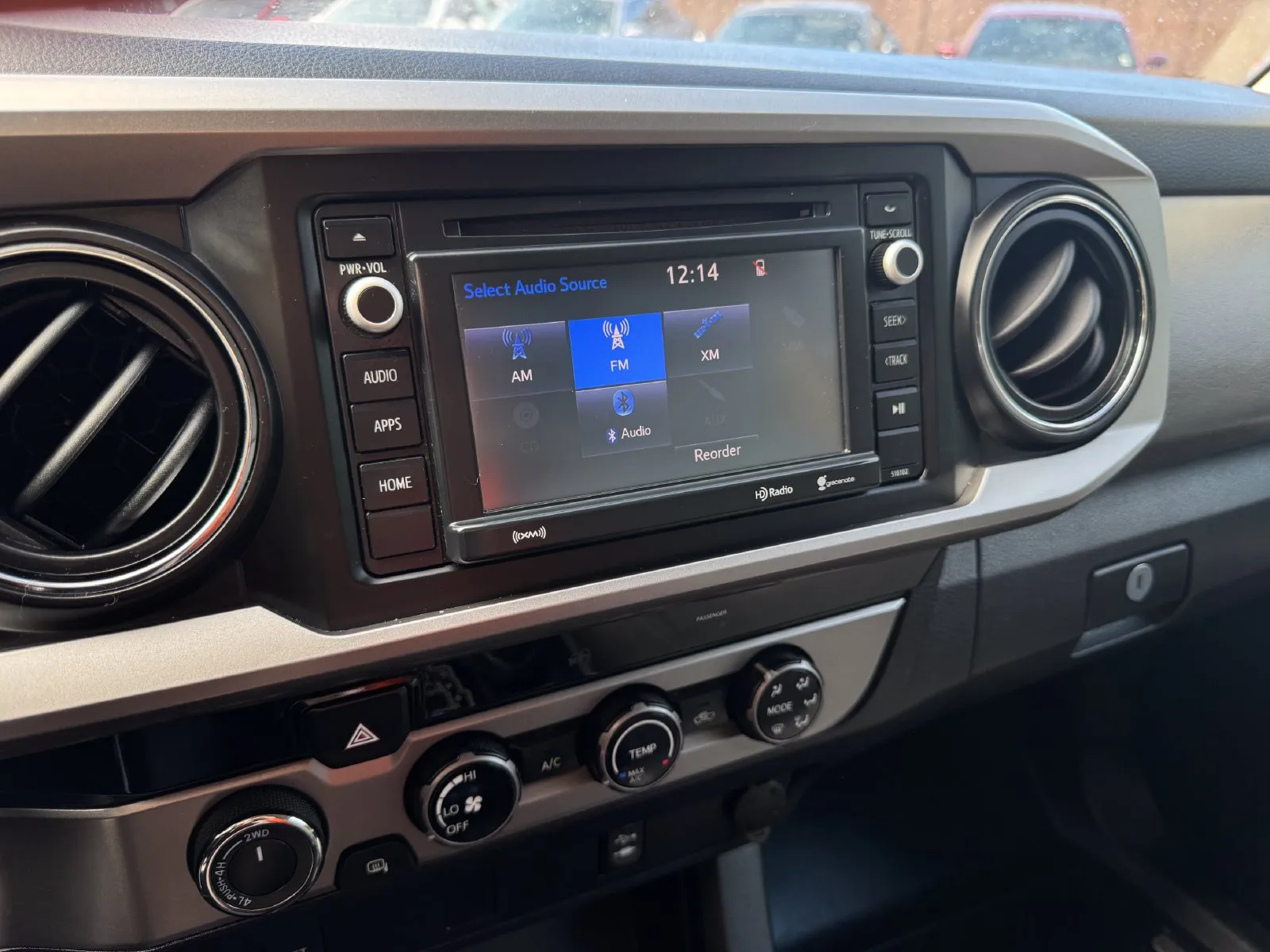 Toyota Tacoma photo 29