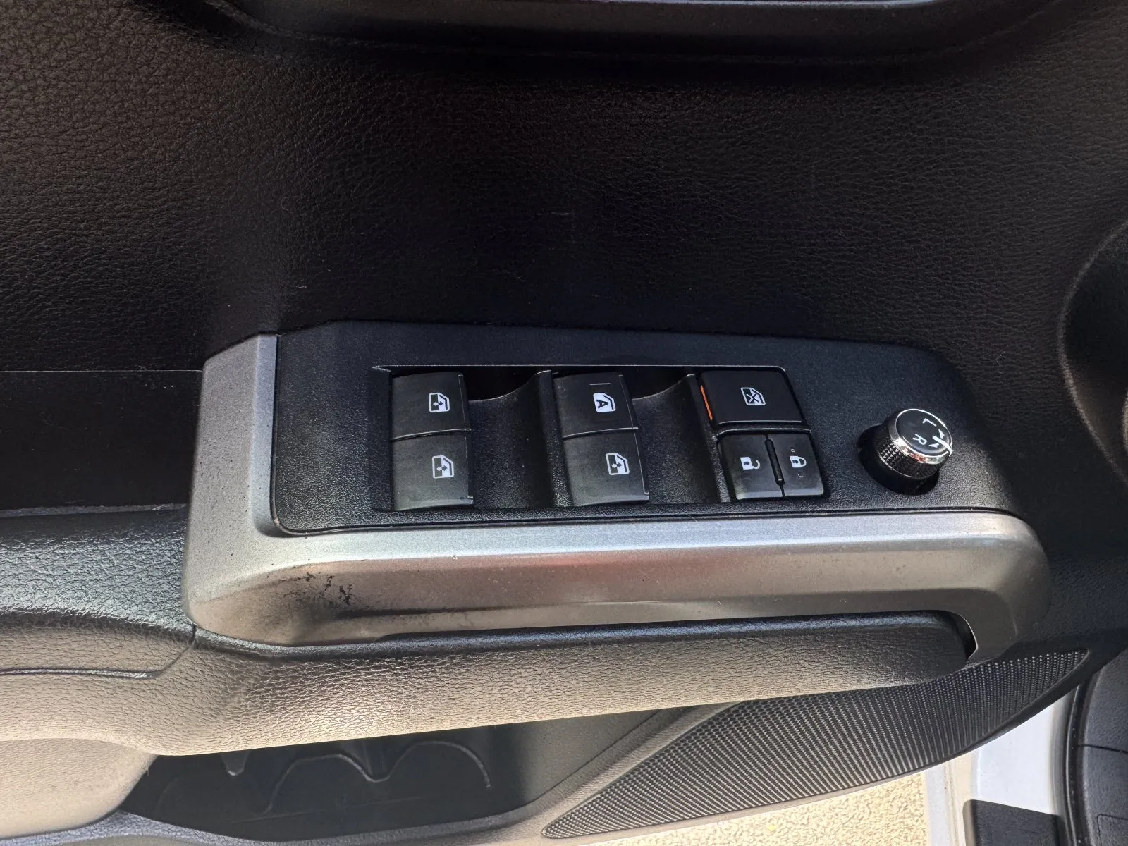Toyota Tacoma photo 14