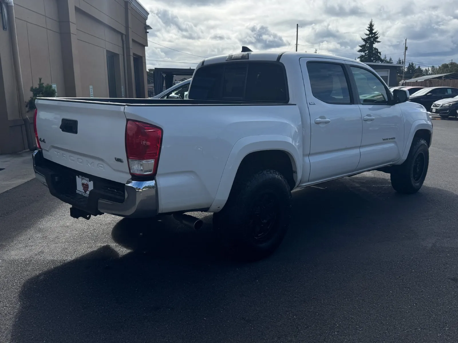 Toyota Tacoma photo 8