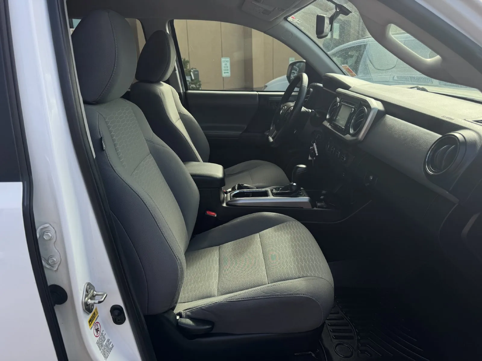 Toyota Tacoma photo 21