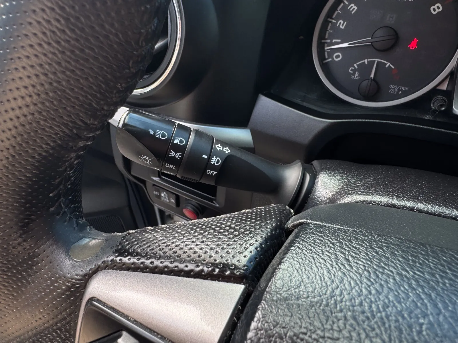 Toyota Tacoma photo 35