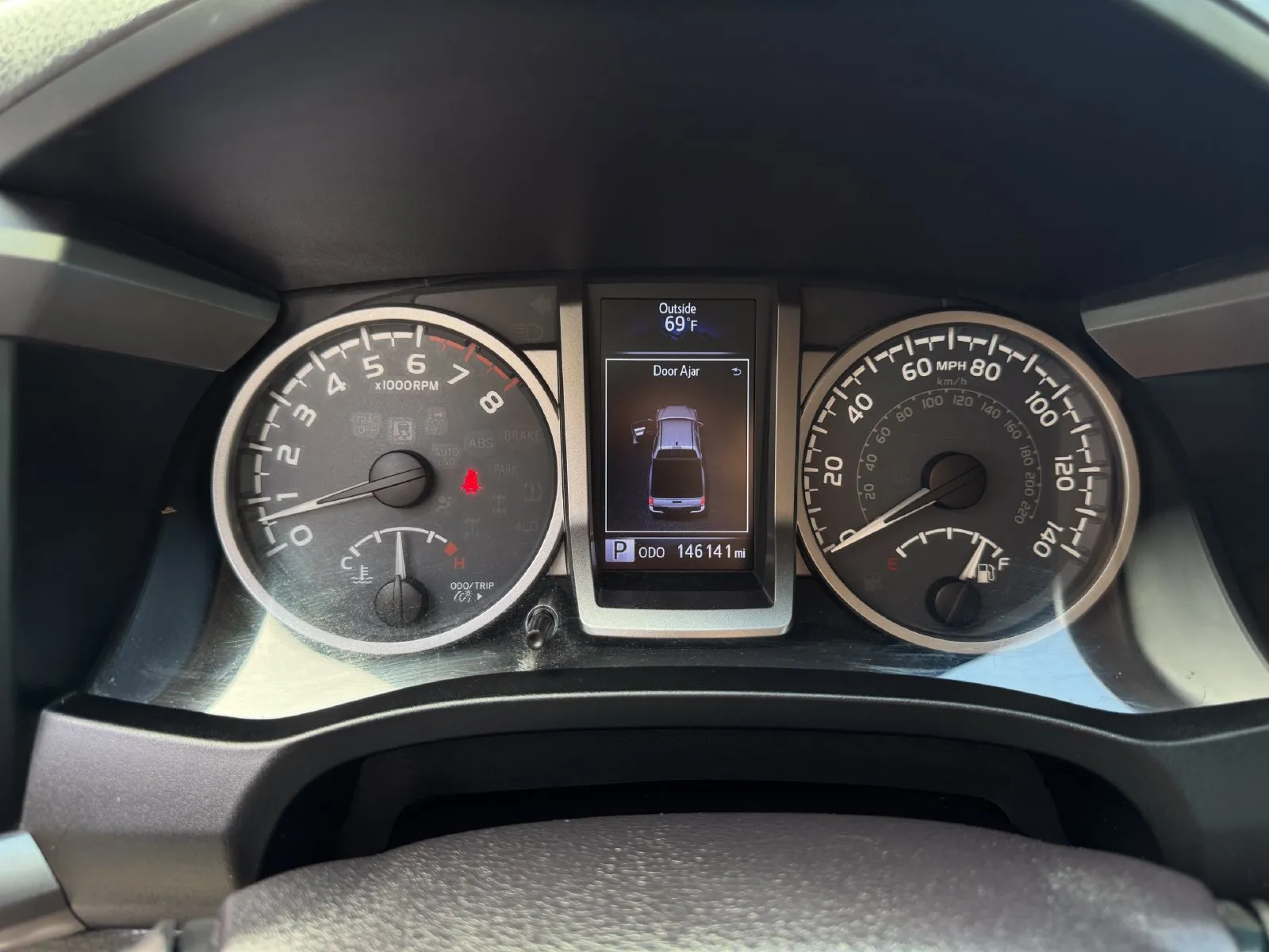 Toyota Tacoma photo 36