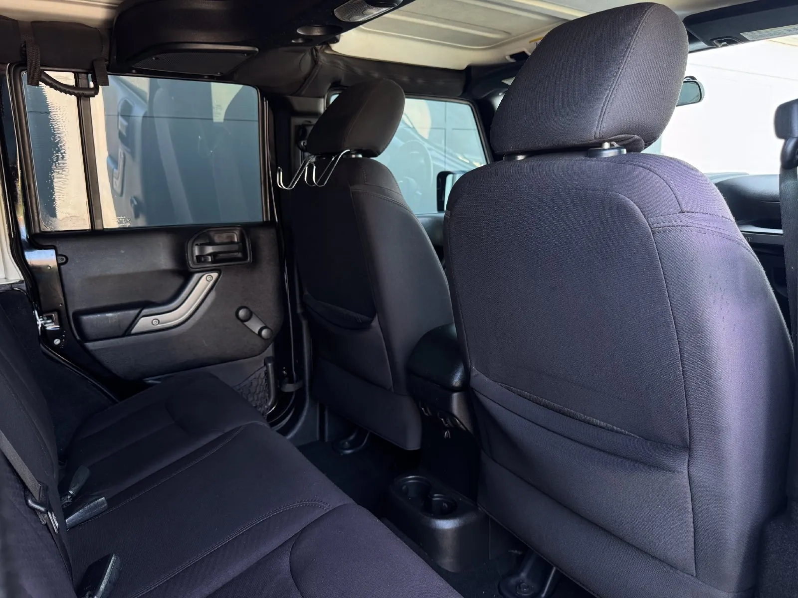Jeep Wrangler photo 16