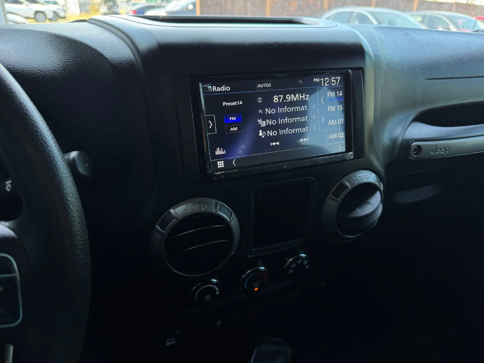 Jeep Wrangler photo 21