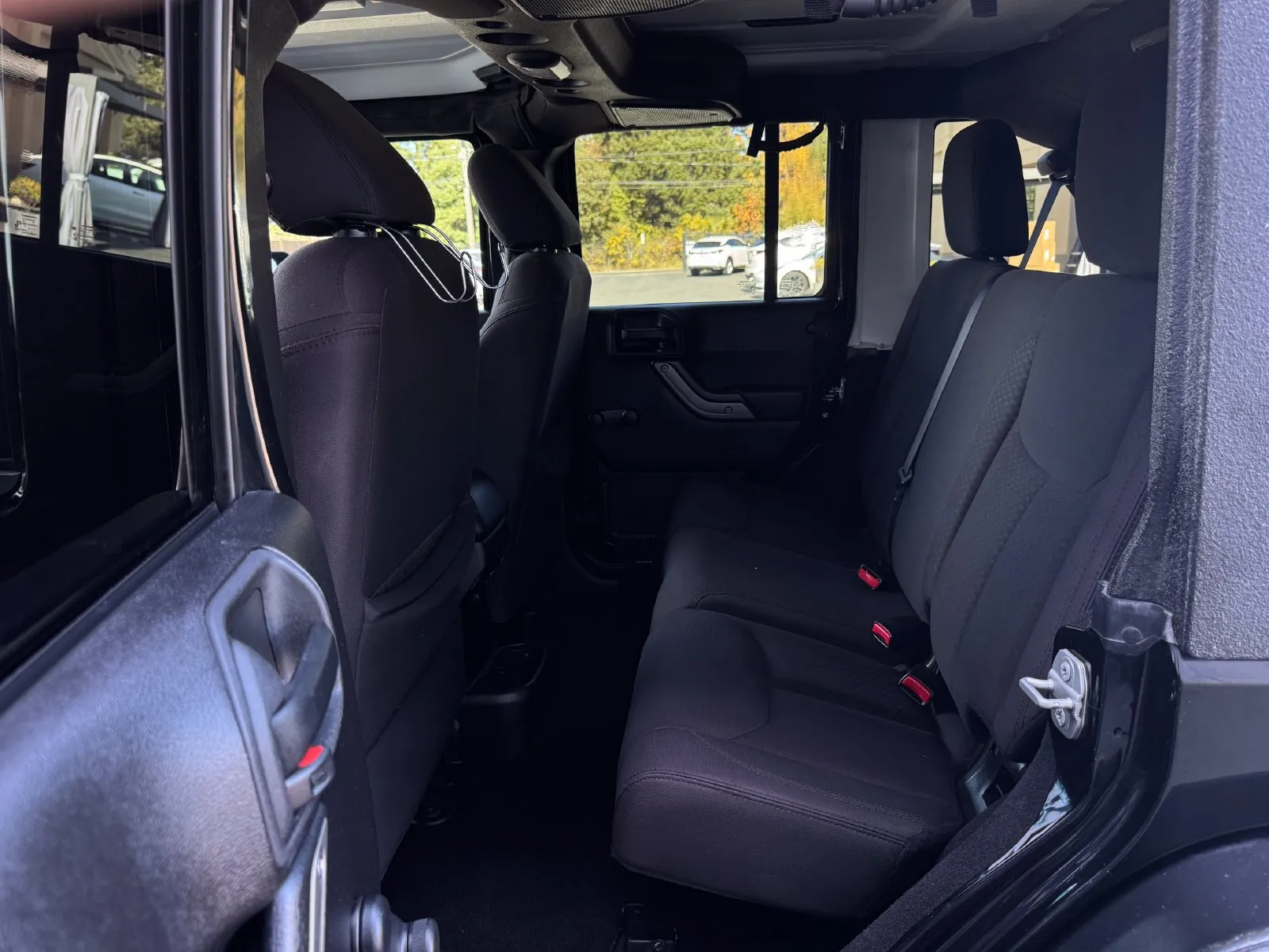 Jeep Wrangler photo 12