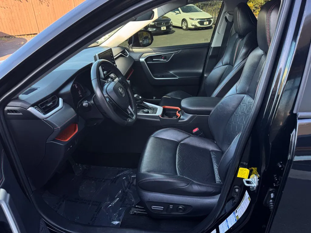 Toyota RAV4 photo 9