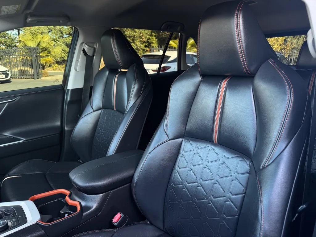 Toyota RAV4 photo 11
