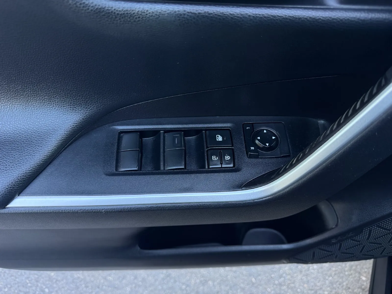 Toyota RAV4 photo 13