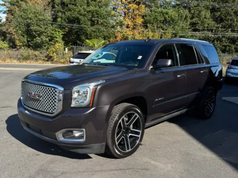 Another view of 2016 GMC Yukon Denali for sale in Lakewood, WA at 9999 Auto Center