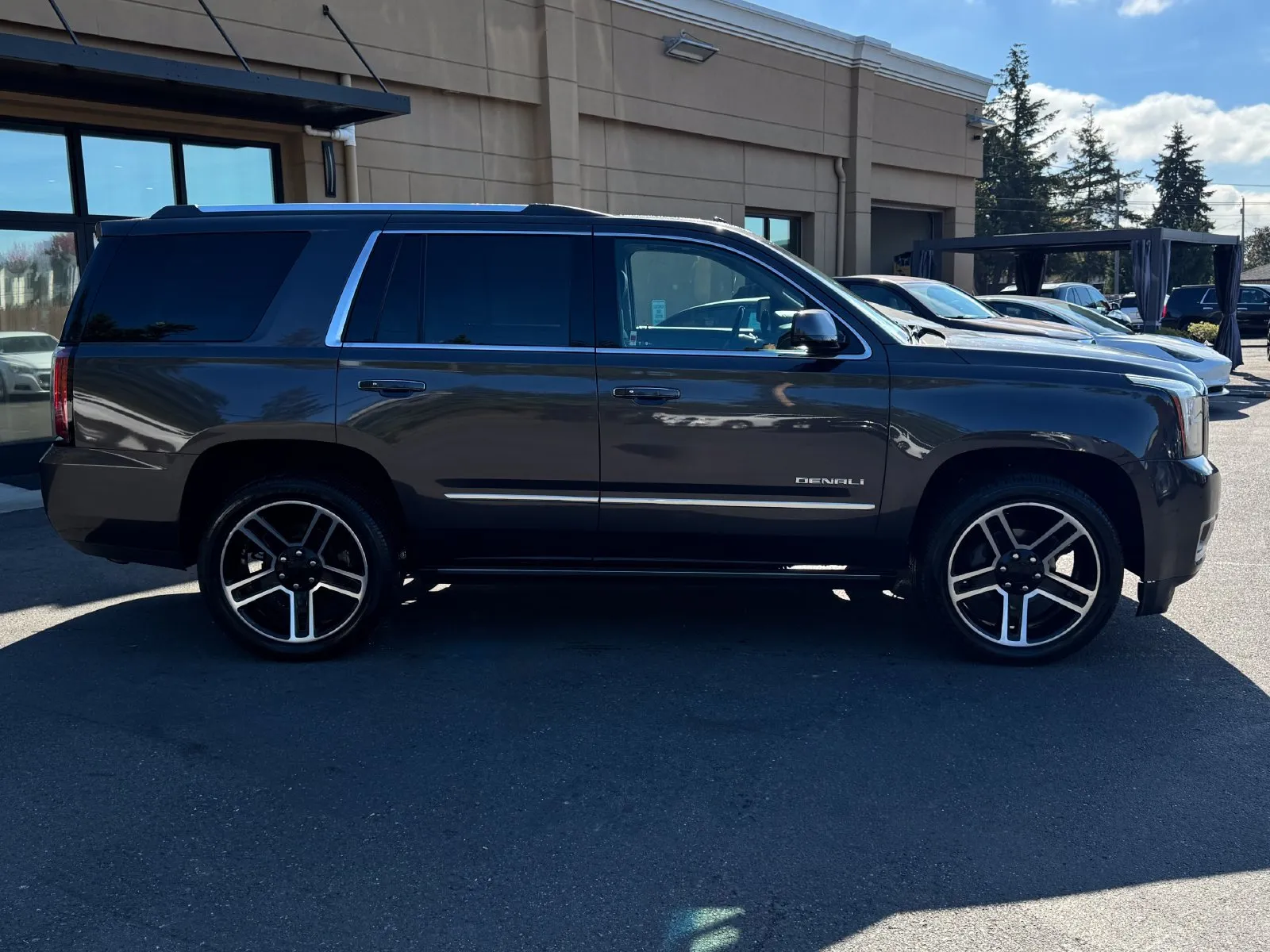 GMC Yukon photo 7