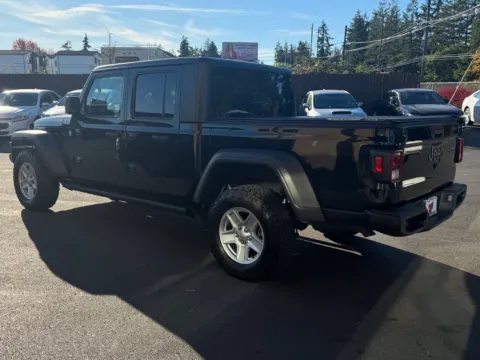 More photos of 2020 Jeep Gladiator Sport at 9999 Auto Center, WA