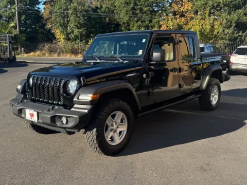 Another view of 2020 Jeep Gladiator Sport for sale in Lakewood, WA at 9999 Auto Center