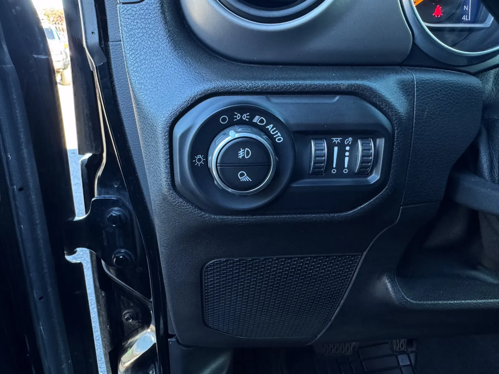 Jeep Gladiator photo 12