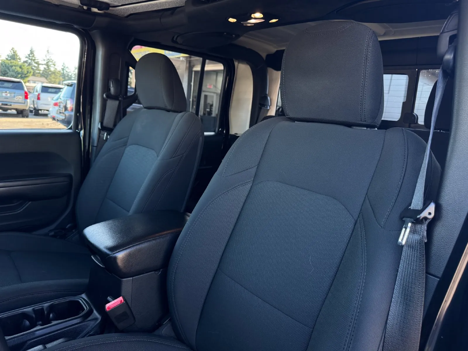 Jeep Gladiator photo 11