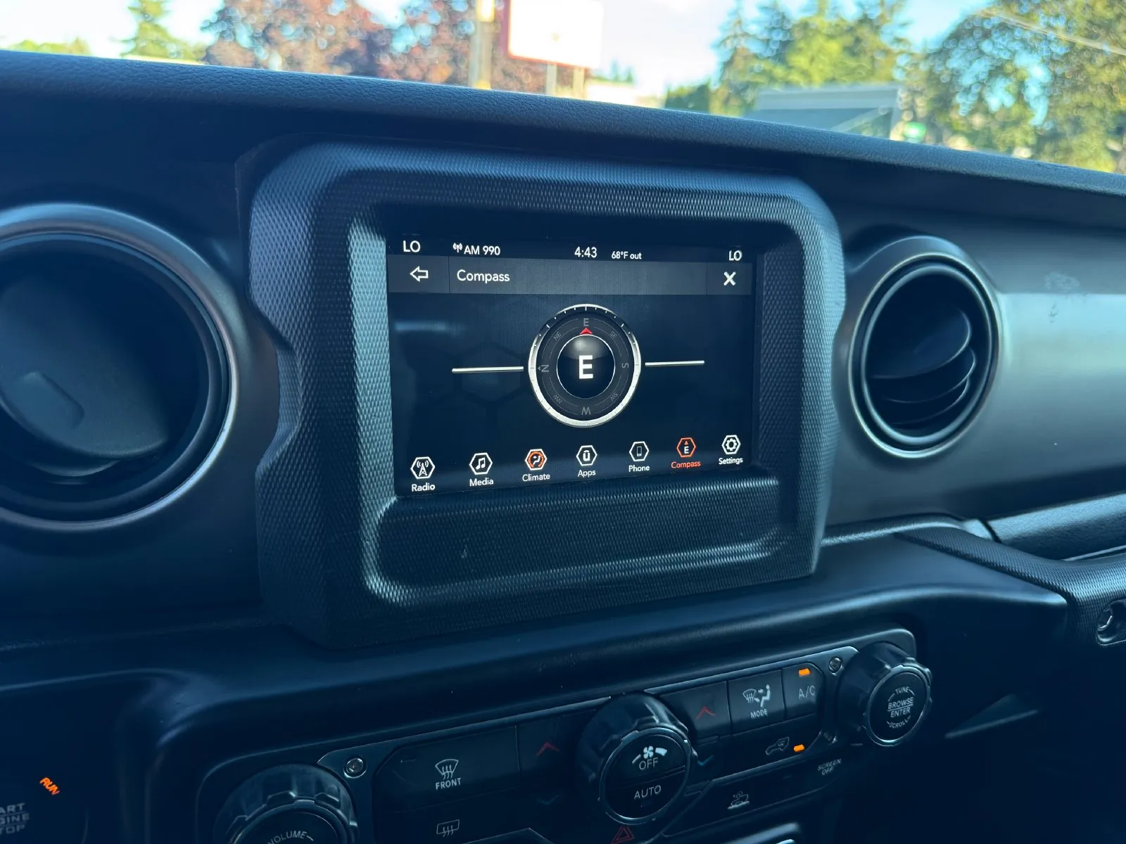 Jeep Gladiator photo 25