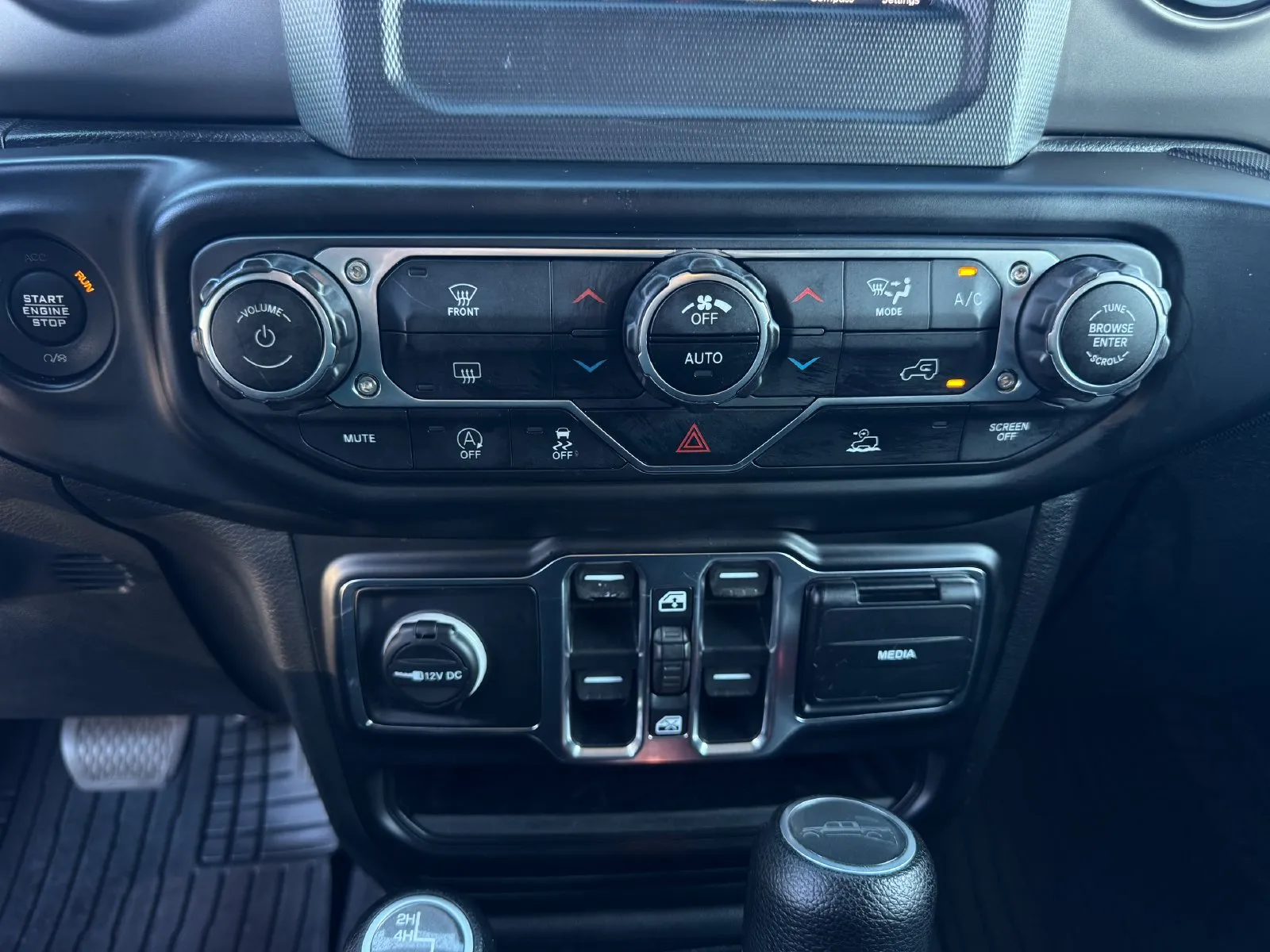 Jeep Gladiator photo 27
