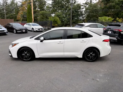 More photos of 2020 Toyota Corolla SE at 9999 Auto Center, WA
