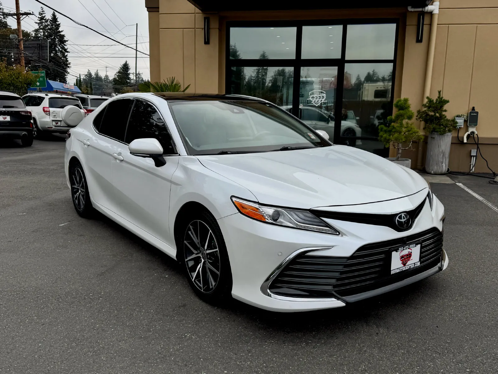 White 2022 Toyota Camry XLE for sale in Lakewood, WA