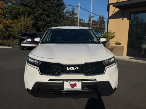 Photos of 2022 Kia Sorento LX for sale in Lakewood, WA at 9999 Auto Center
