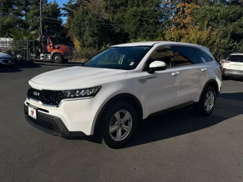 Another view of 2022 Kia Sorento LX for sale in Lakewood, WA at 9999 Auto Center