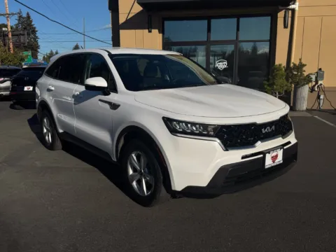 White 2022 Kia Sorento LX for sale in Lakewood, WA