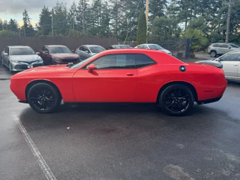 More photos of 2017 Dodge Challenger SXT at 9999 Auto Center, WA