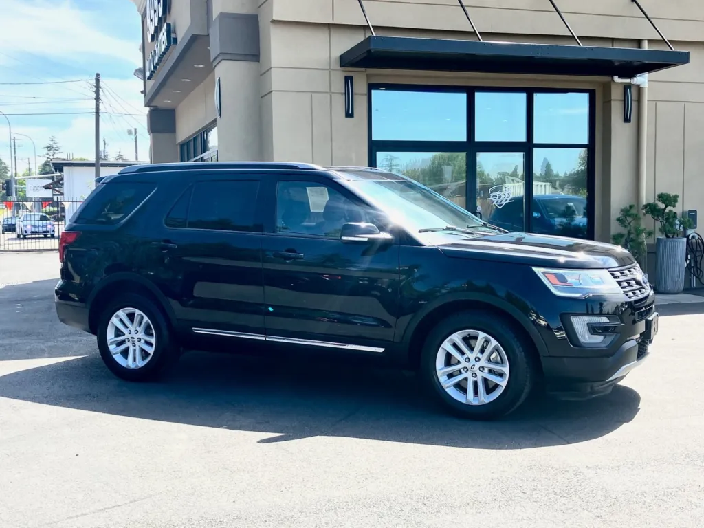 2017 Ford Explorer XLT for sale in Lakewood, WA