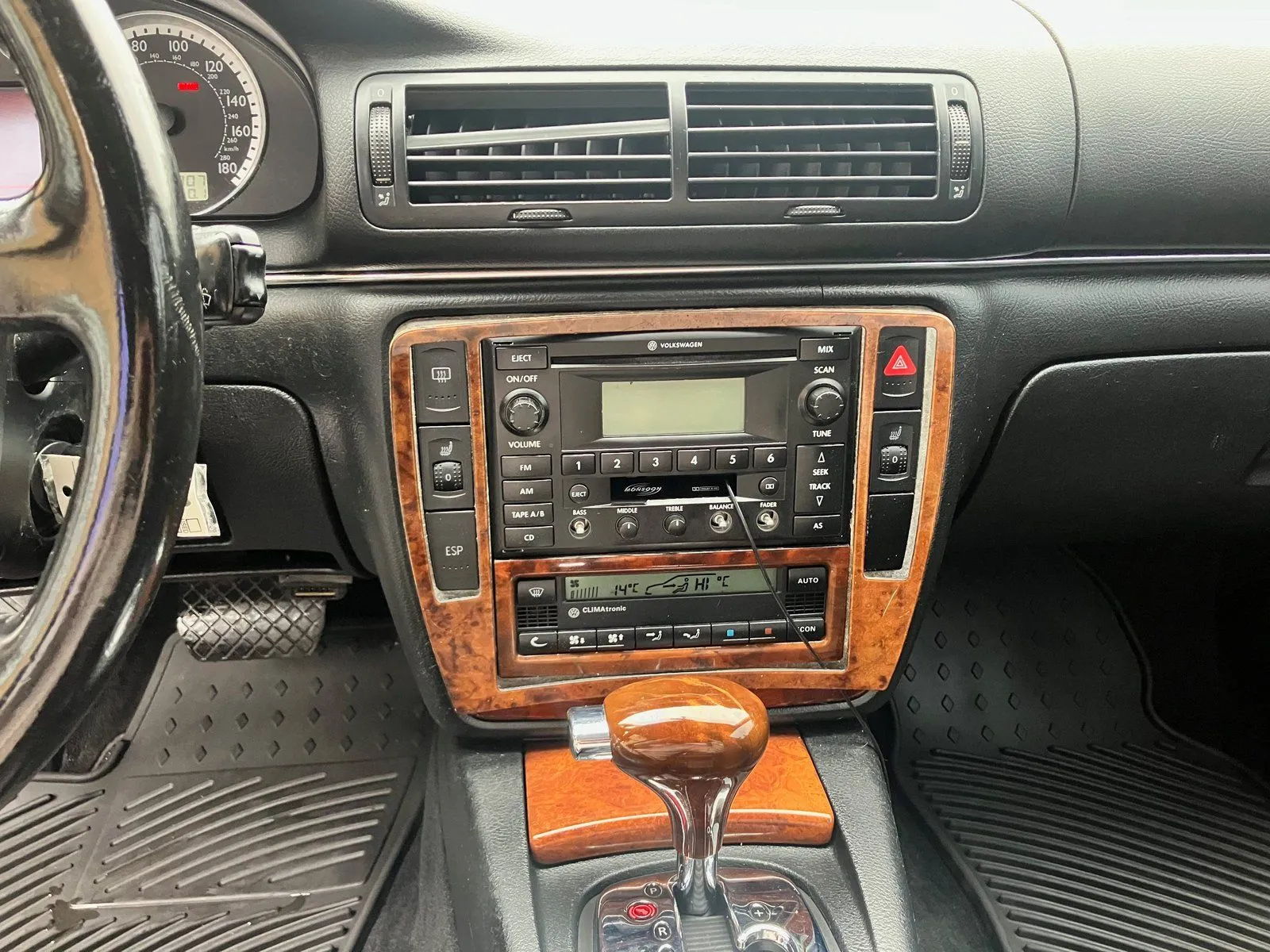 Volkswagen Passat photo 22