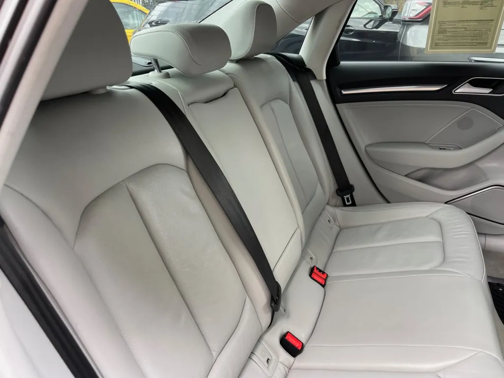 2016 Audi A3 2.0T Premium Plus photo 4