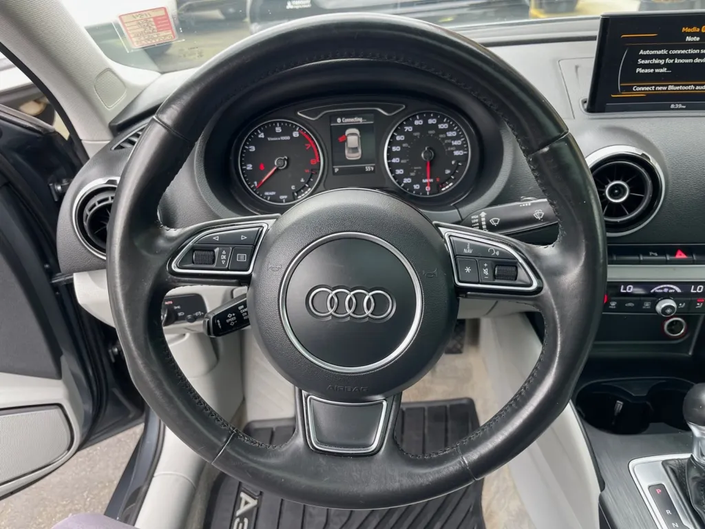 2016 Audi A3 2.0T Premium Plus photo 5