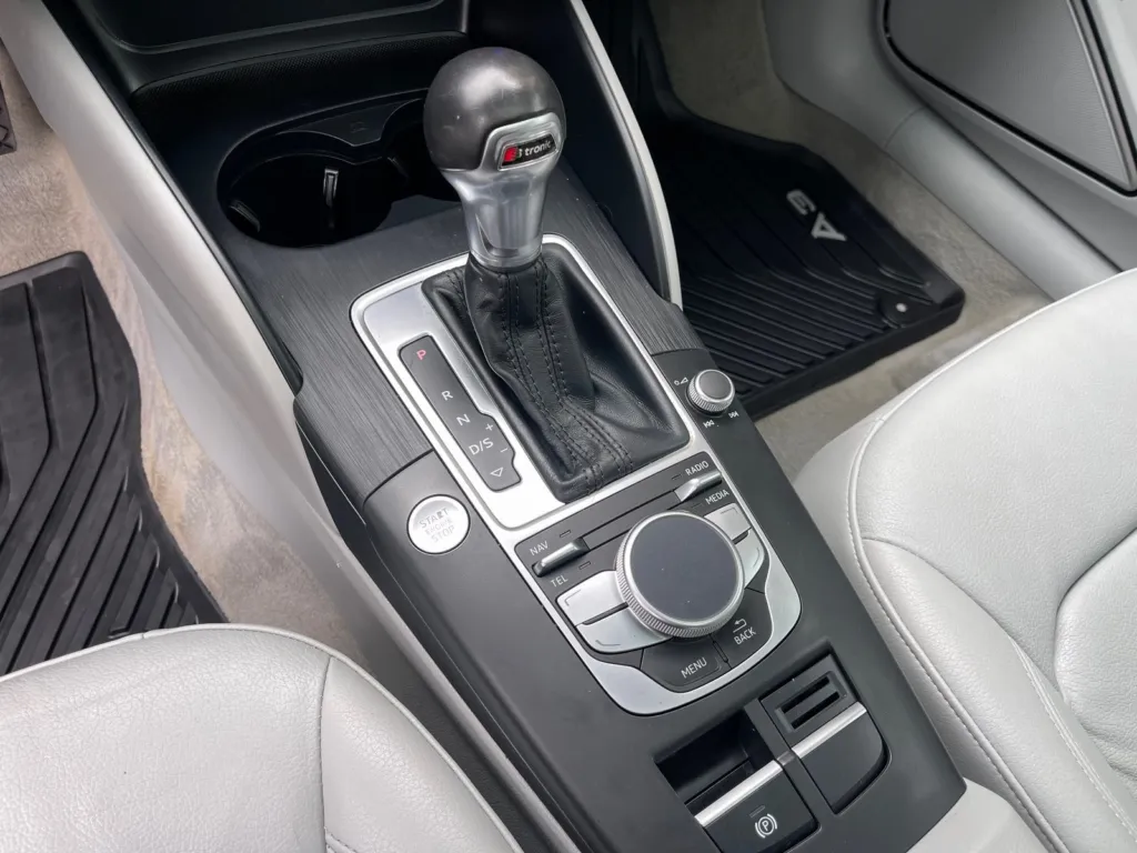 2016 Audi A3 2.0T Premium Plus photo 6