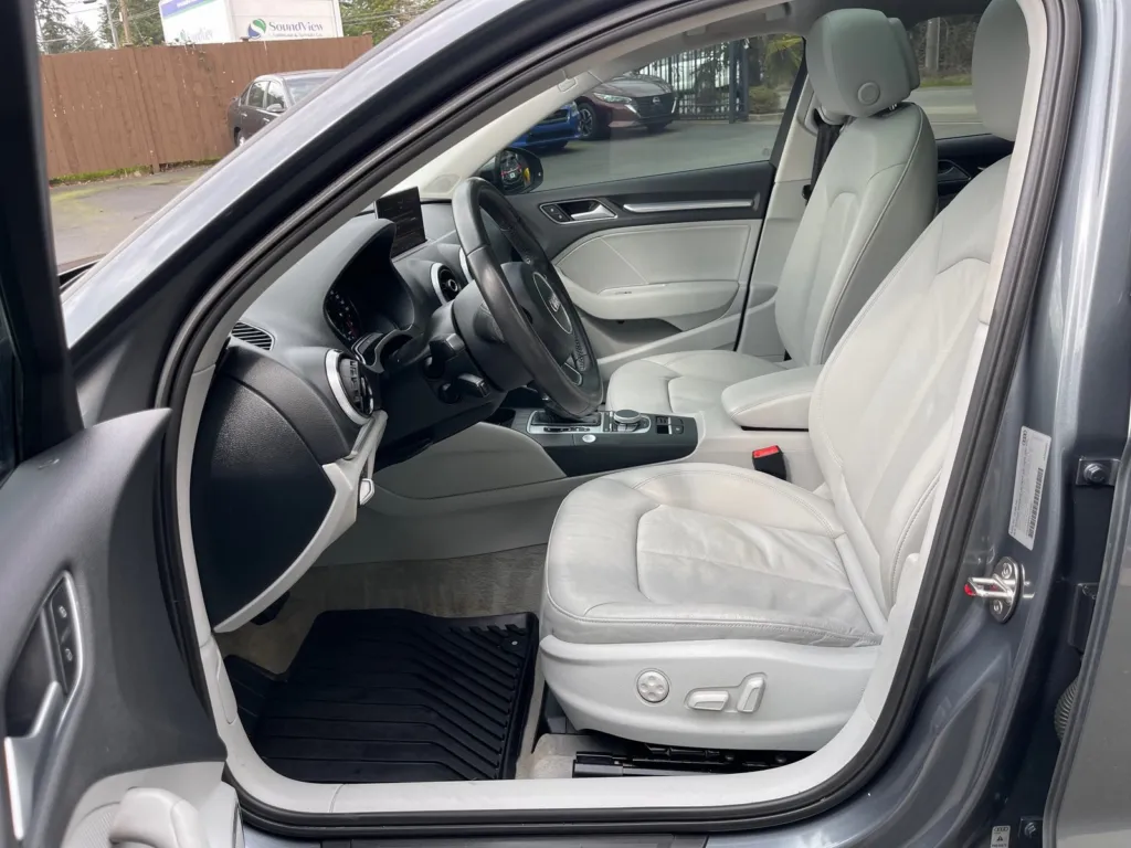 2016 Audi A3 2.0T Premium Plus photo 11
