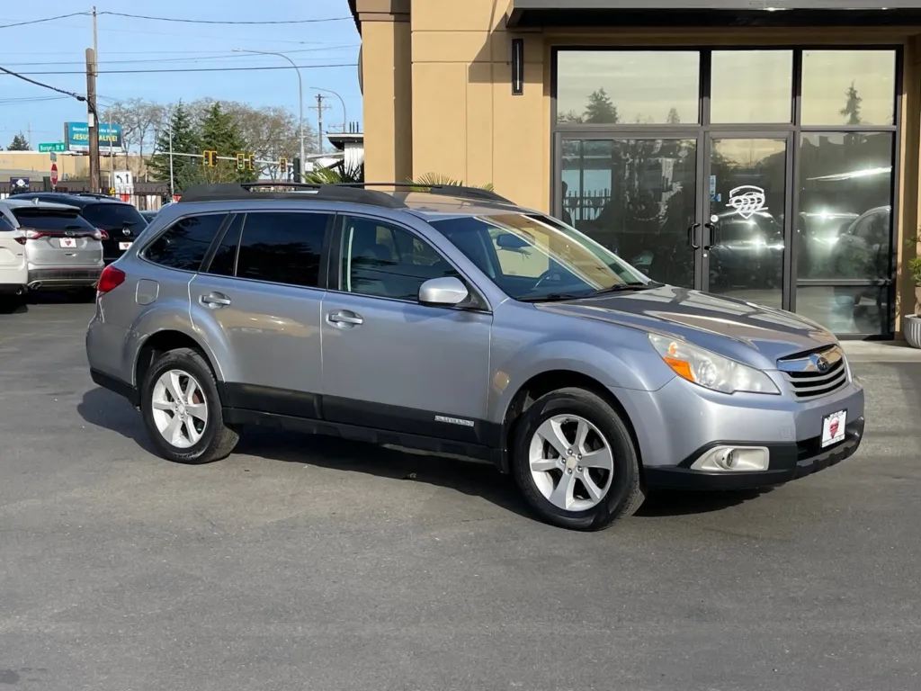 Used 2012 Subaru Outback 2.5i Premium for sale in Lakewood, WA at