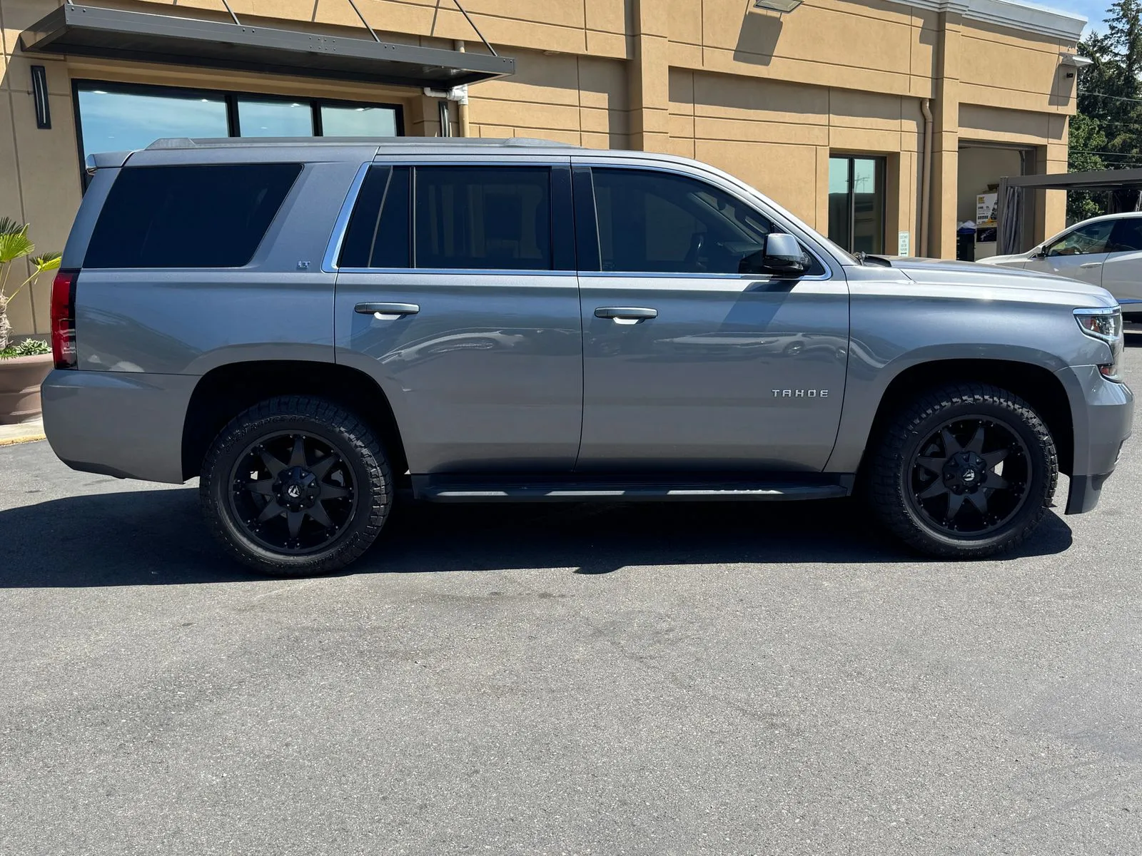 2019 Chevrolet Tahoe LT - Photo 8