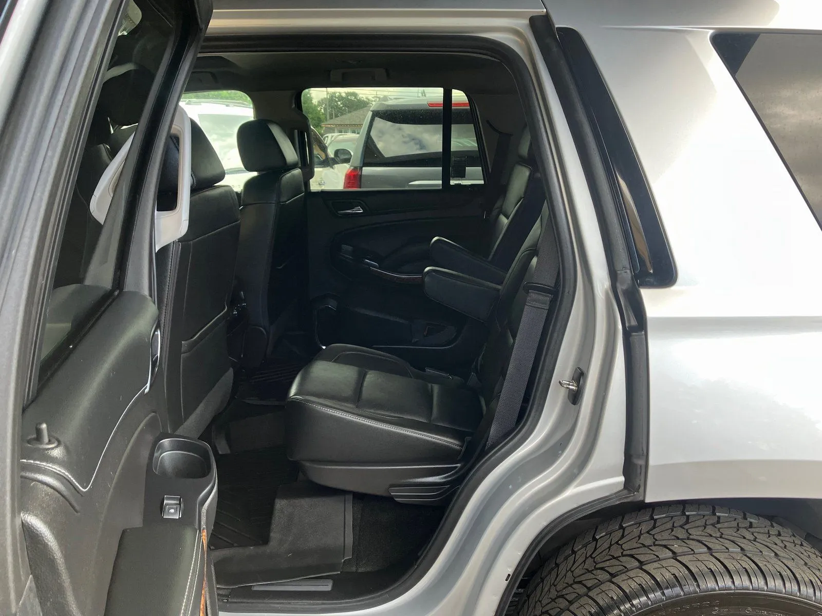 Chevrolet Tahoe photo 15