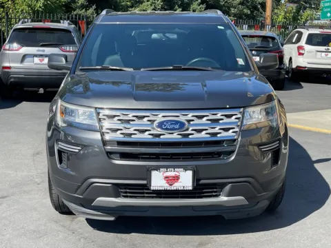 Photos of 2019 Ford Explorer XLT for sale in Lakewood, WA at 9999 Auto Center