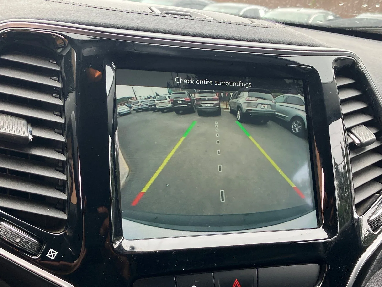 Jeep Cherokee photo 26