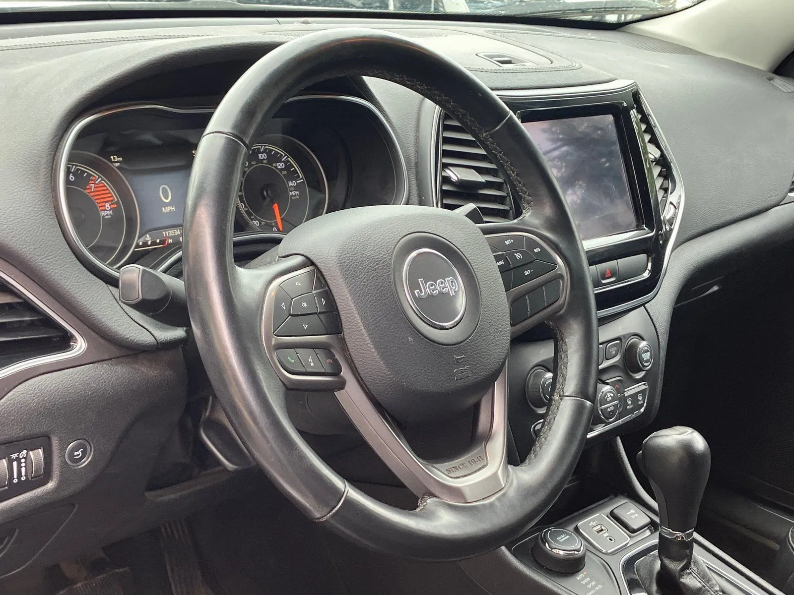 Jeep Cherokee photo 13