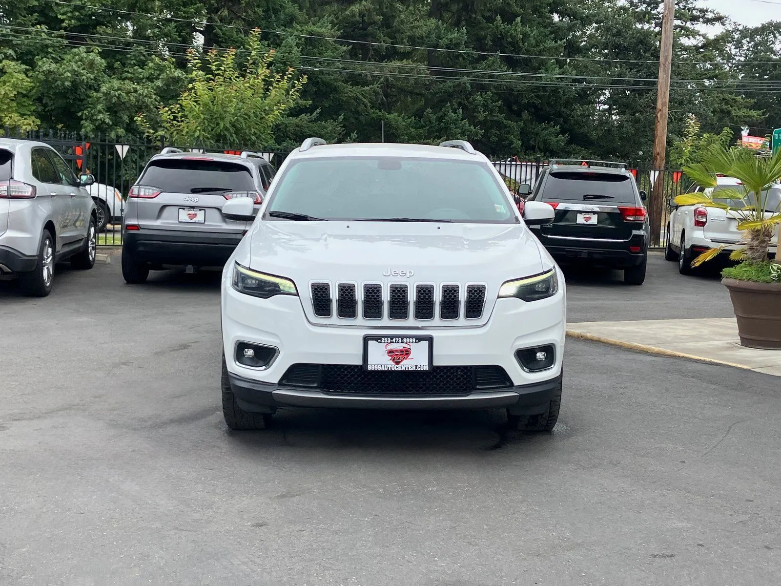Jeep Cherokee photo 3