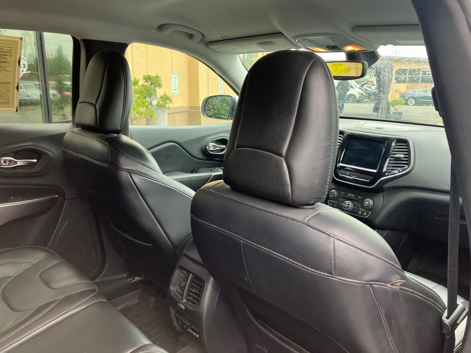 Jeep Cherokee photo 17