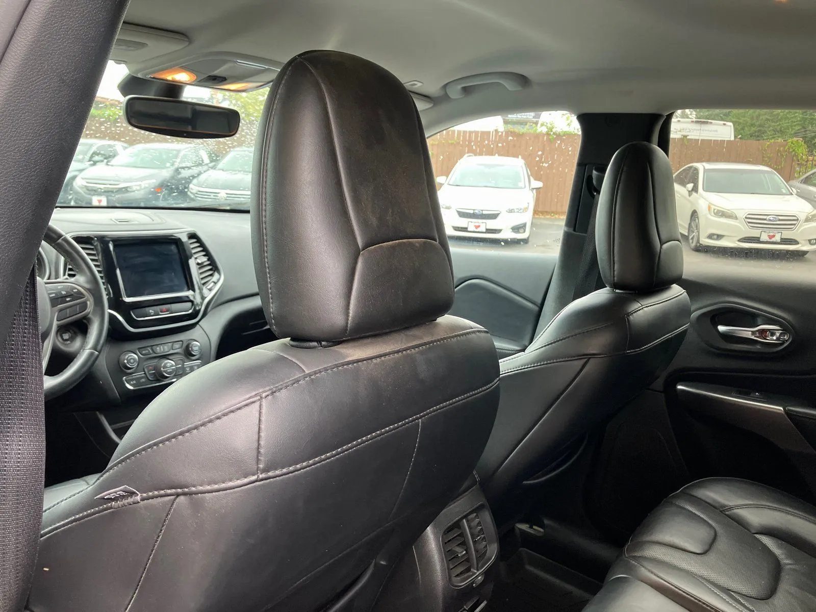 Jeep Cherokee photo 14