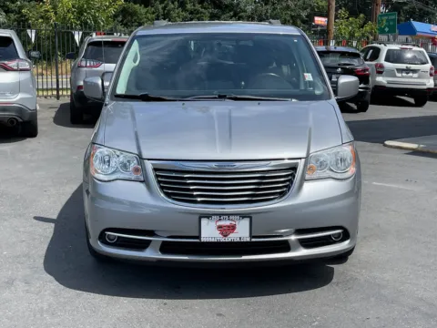 Photos of 2016 Chrysler Town & Country Touring for sale in Lakewood, WA at 9999 Auto Center