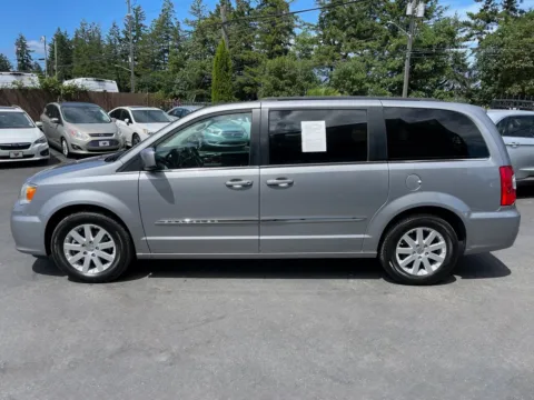 More photos of 2016 Chrysler Town & Country Touring at 9999 Auto Center, WA