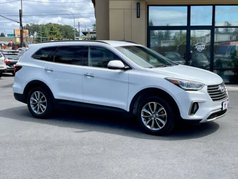 White 2017 Hyundai Santa Fe SE for sale in Lakewood, WA