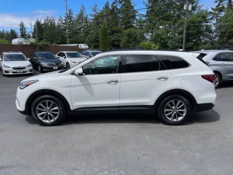 More photos of 2017 Hyundai Santa Fe SE at 9999 Auto Center, WA