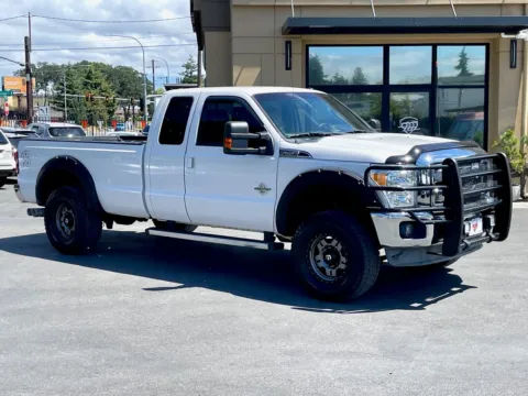 White 2012 Ford F-250SD Lariat for sale in Lakewood, WA