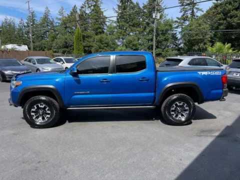 More photos of 2017 Toyota Tacoma TRD Off-Road at 9999 Auto Center, WA
